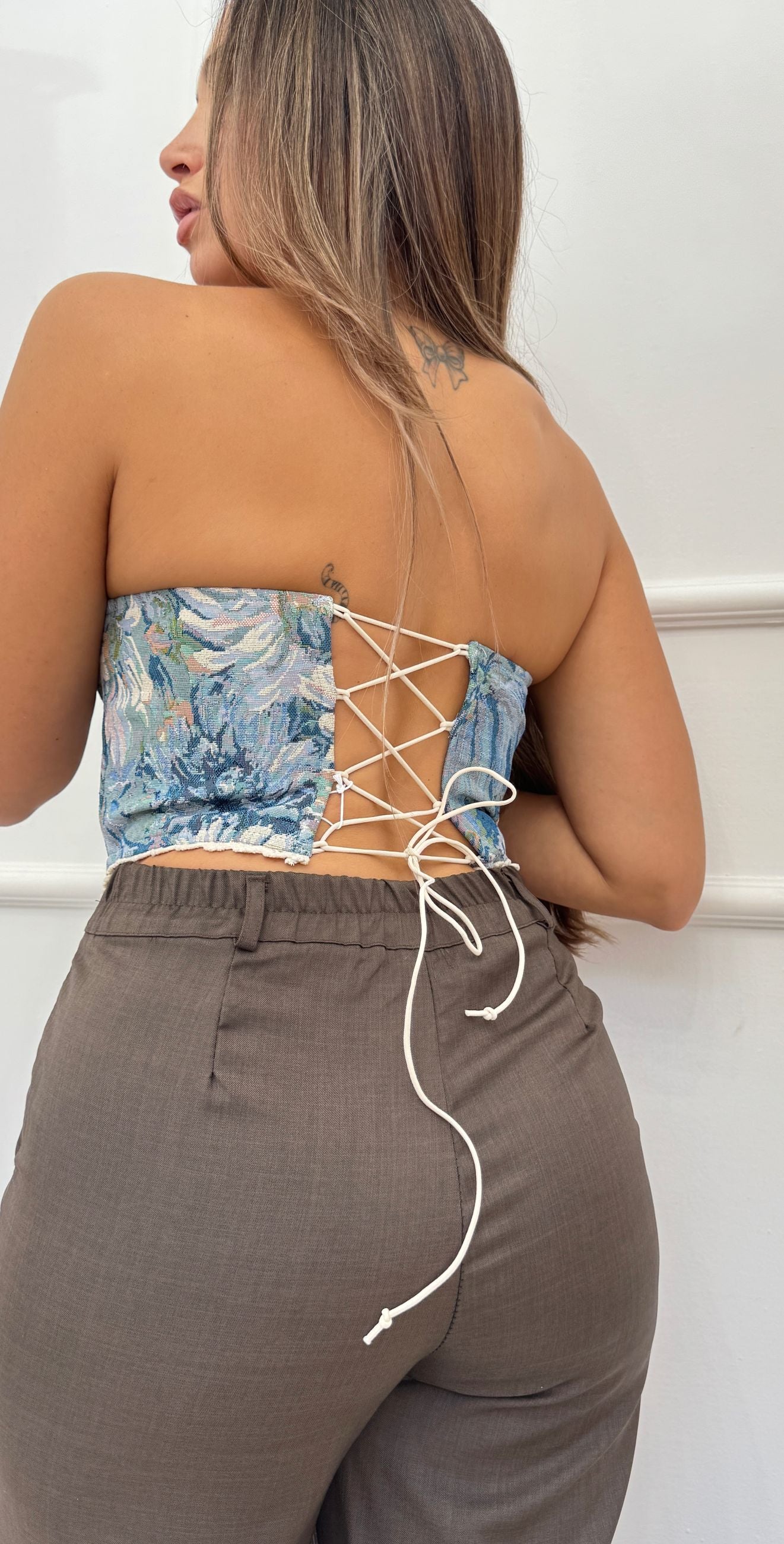 Corsetto ricamato celeste
