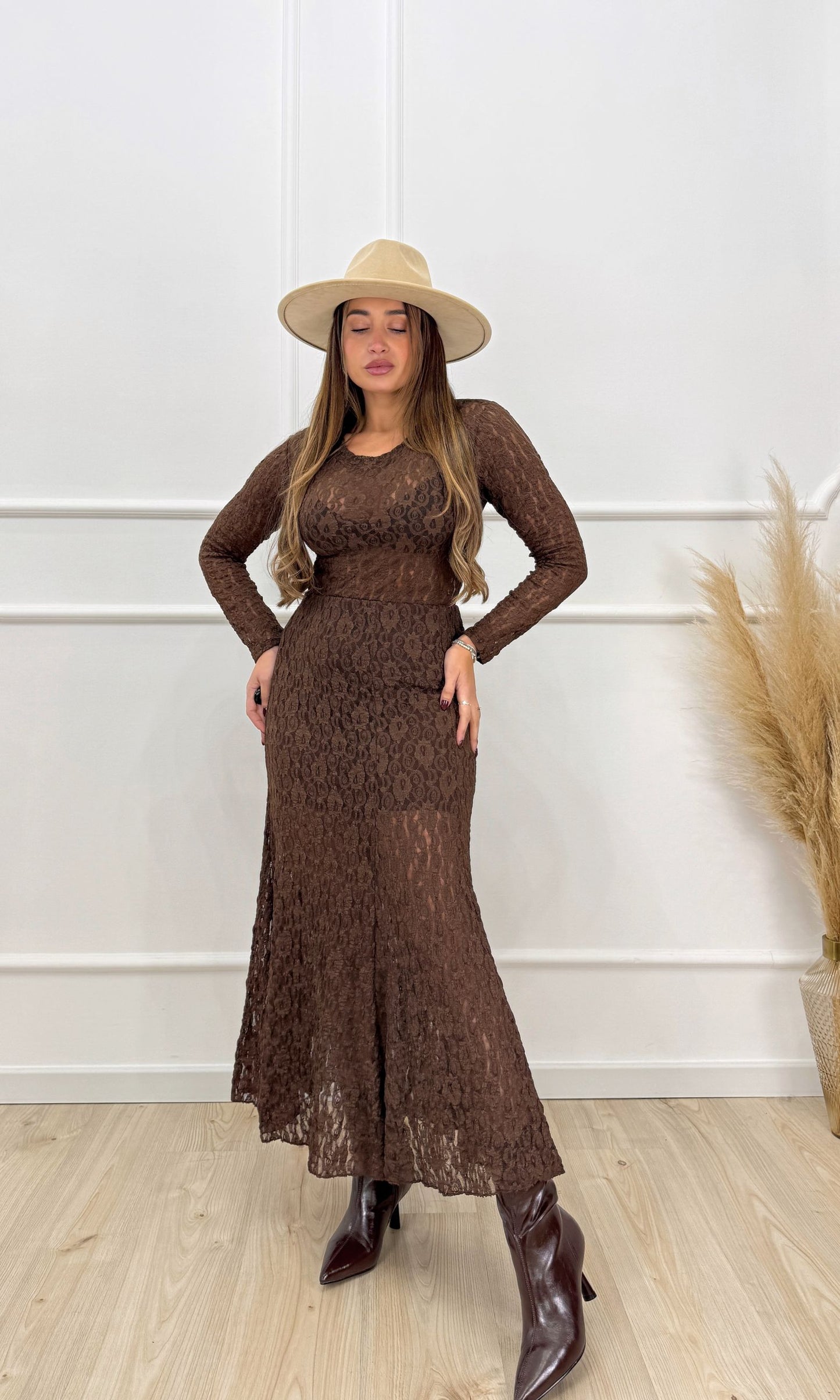 Body in pizzo marrone