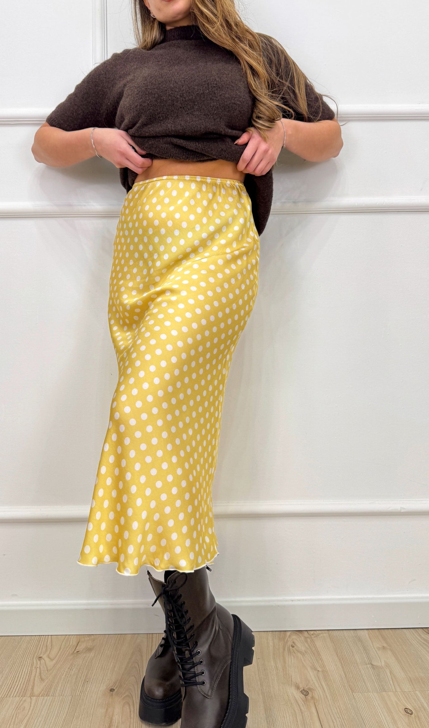 Gonna in satin a pois