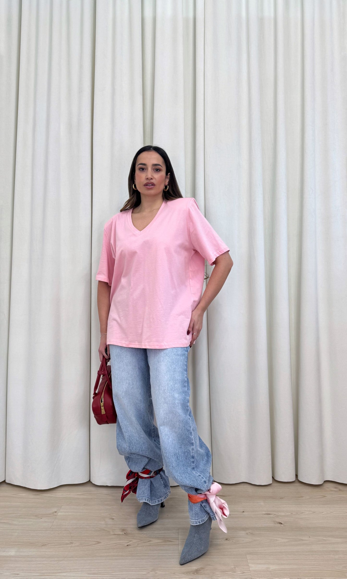 T-shirt scollo a V oversize