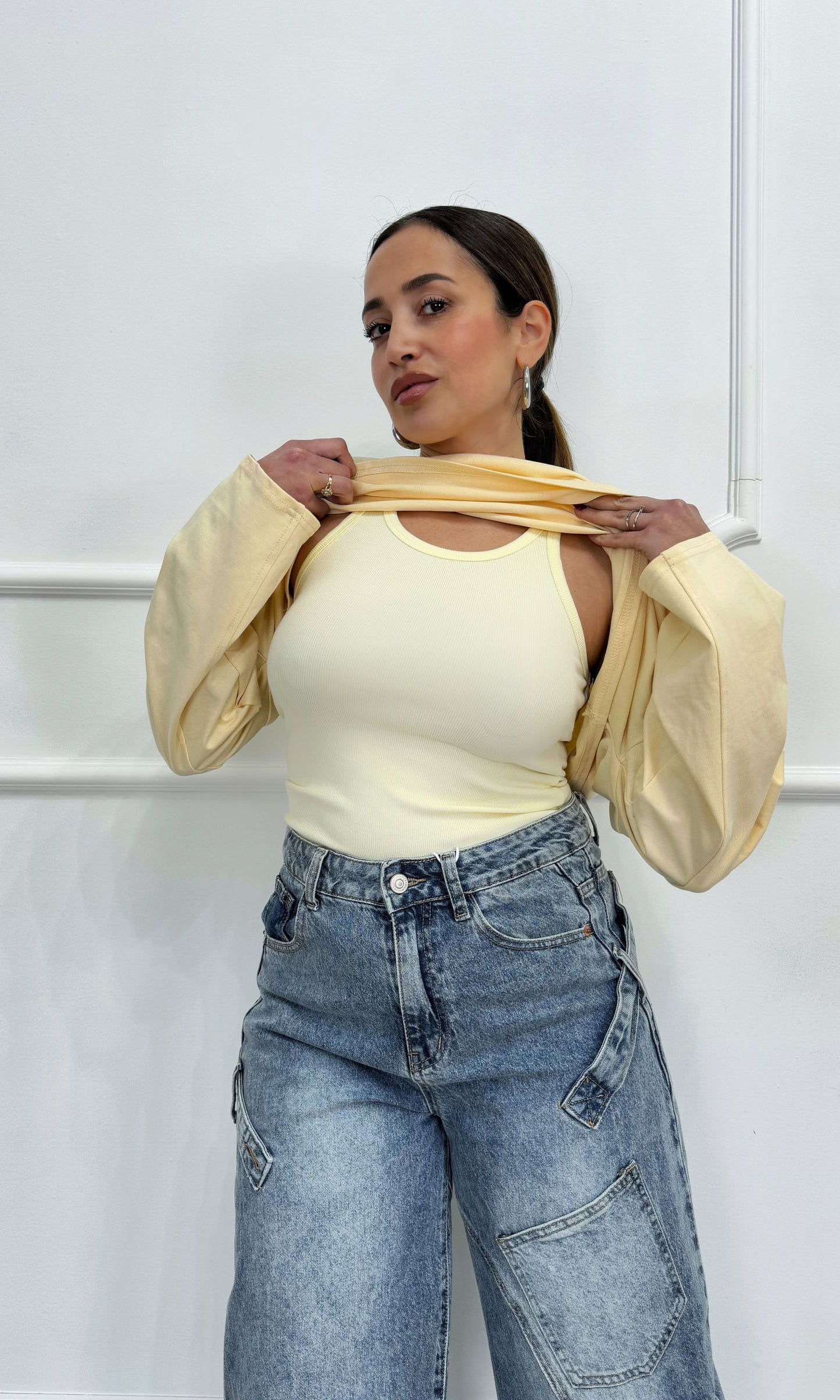 Felpa crop con canotta