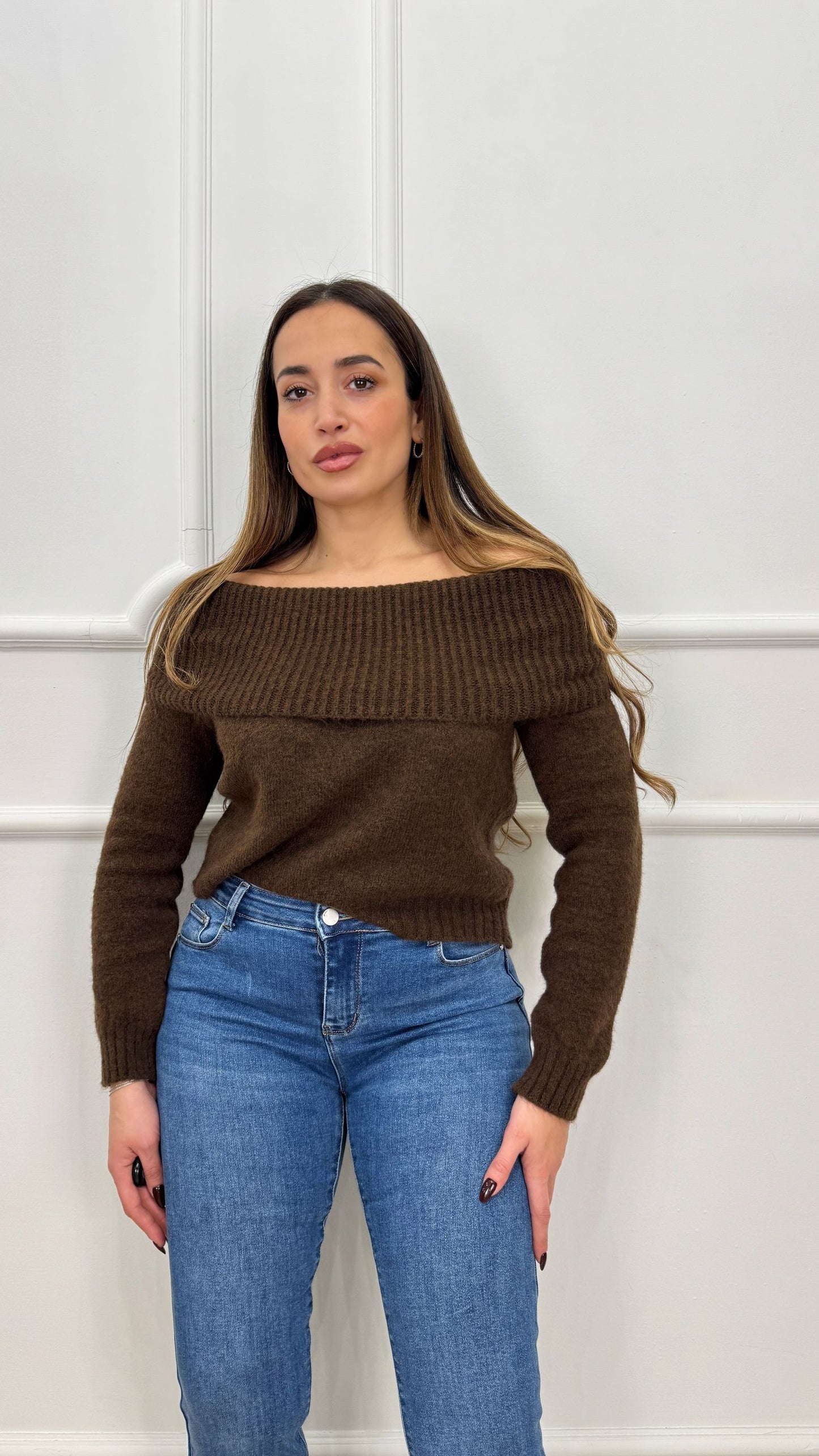 Maglia con scollo a barca