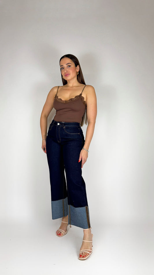 Jeans scuro con piegone alto