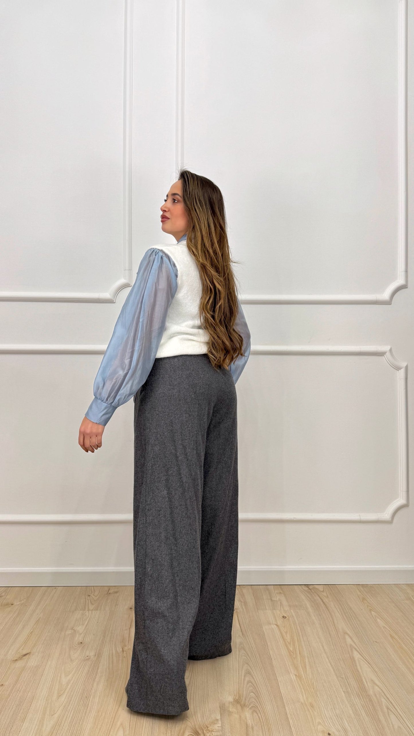 Pantalone con pences in lana