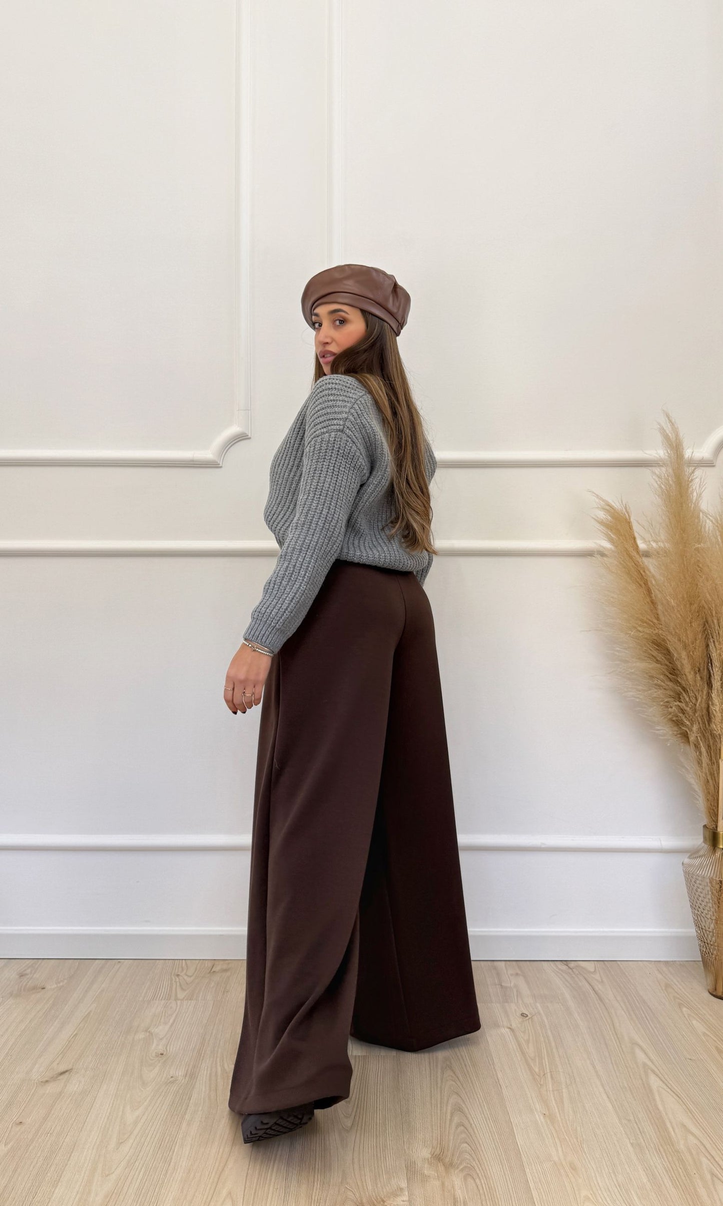 Pantalone modello tuta marrone