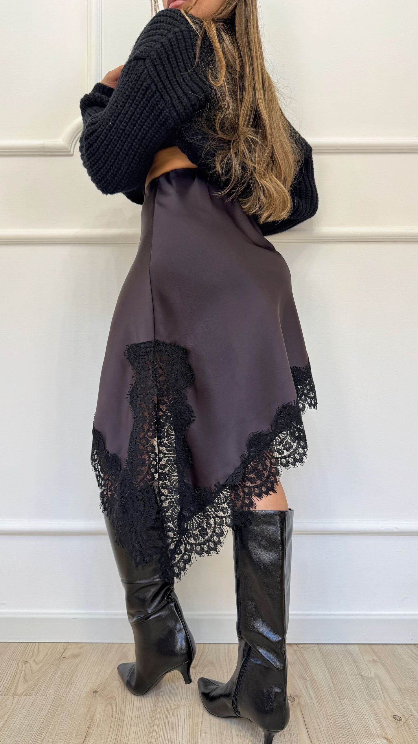 Gonna satin asimmetrica marrone