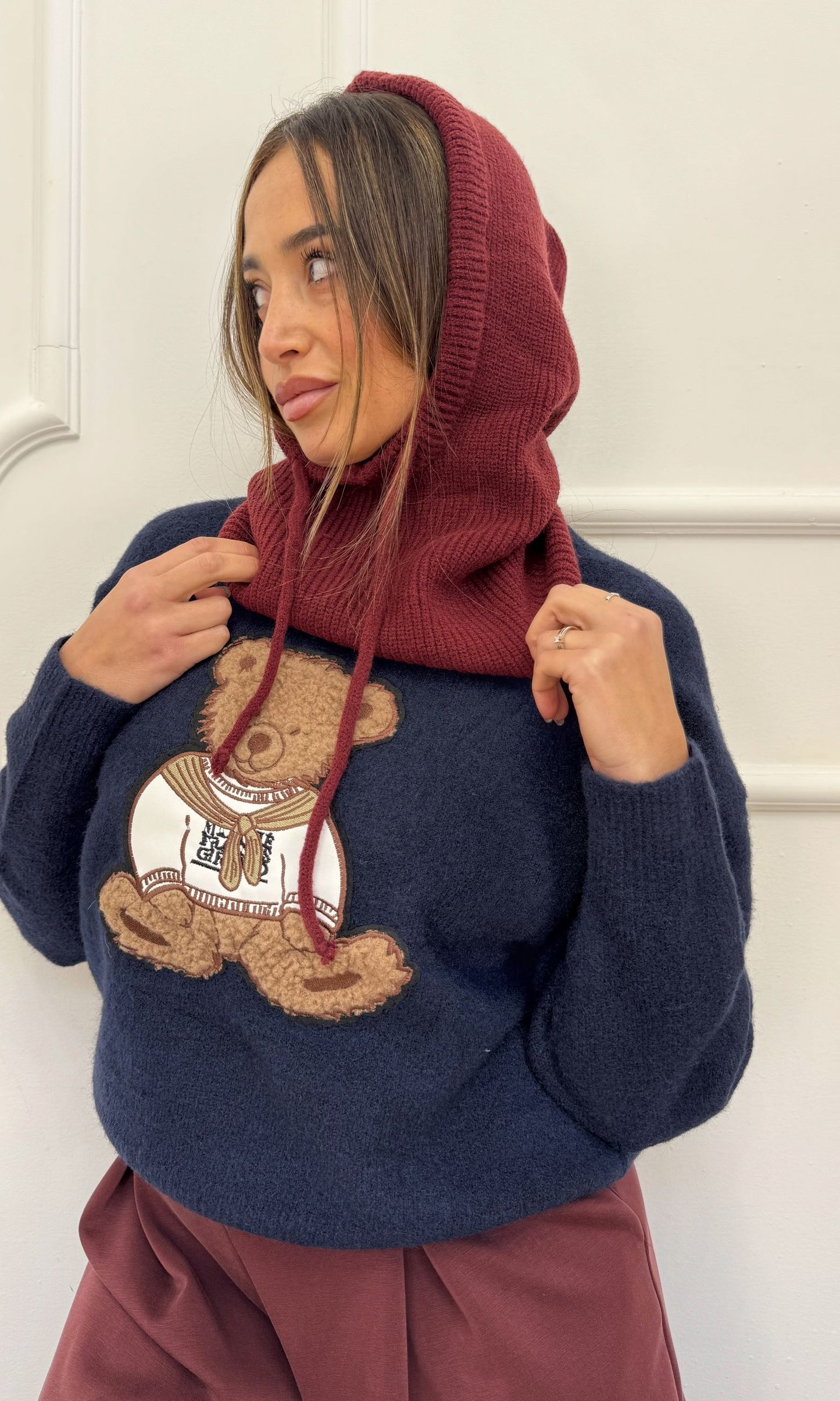 Cappuccio in maglia Bordeaux