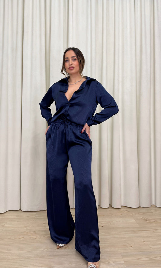 Completo in satin con pantalone