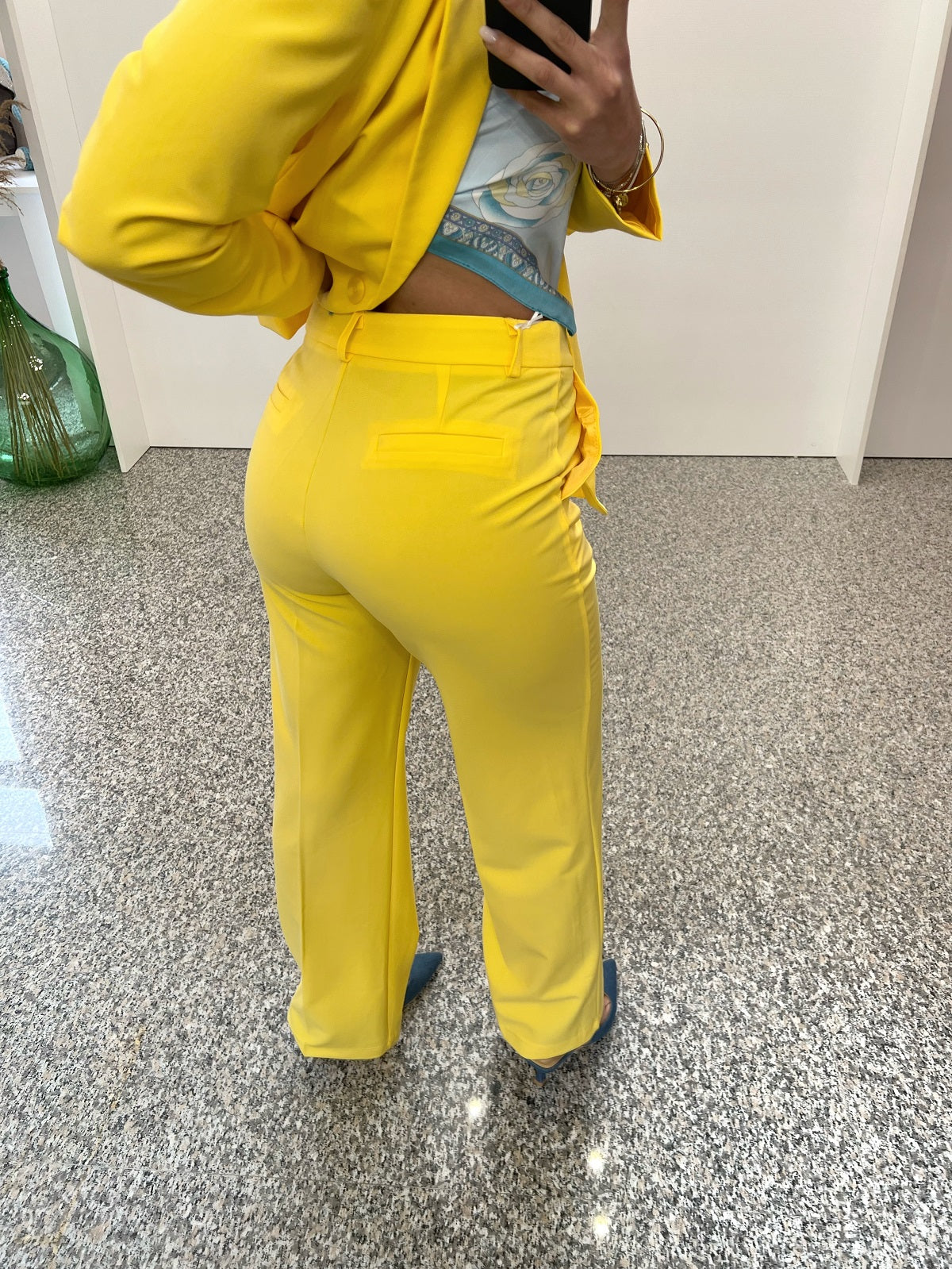 Tailleur monopetto giallo