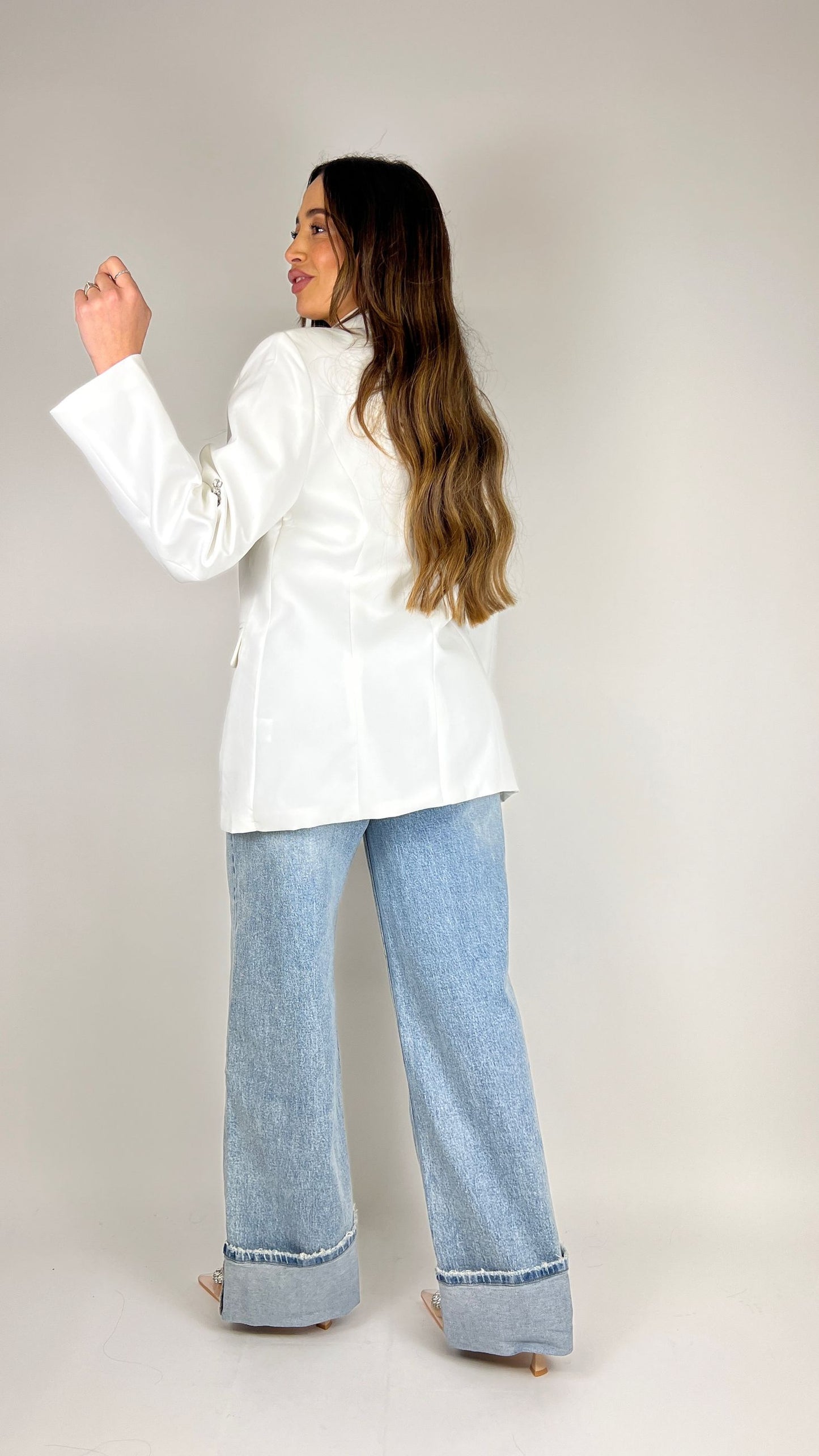 Jeans chiaro con piegone