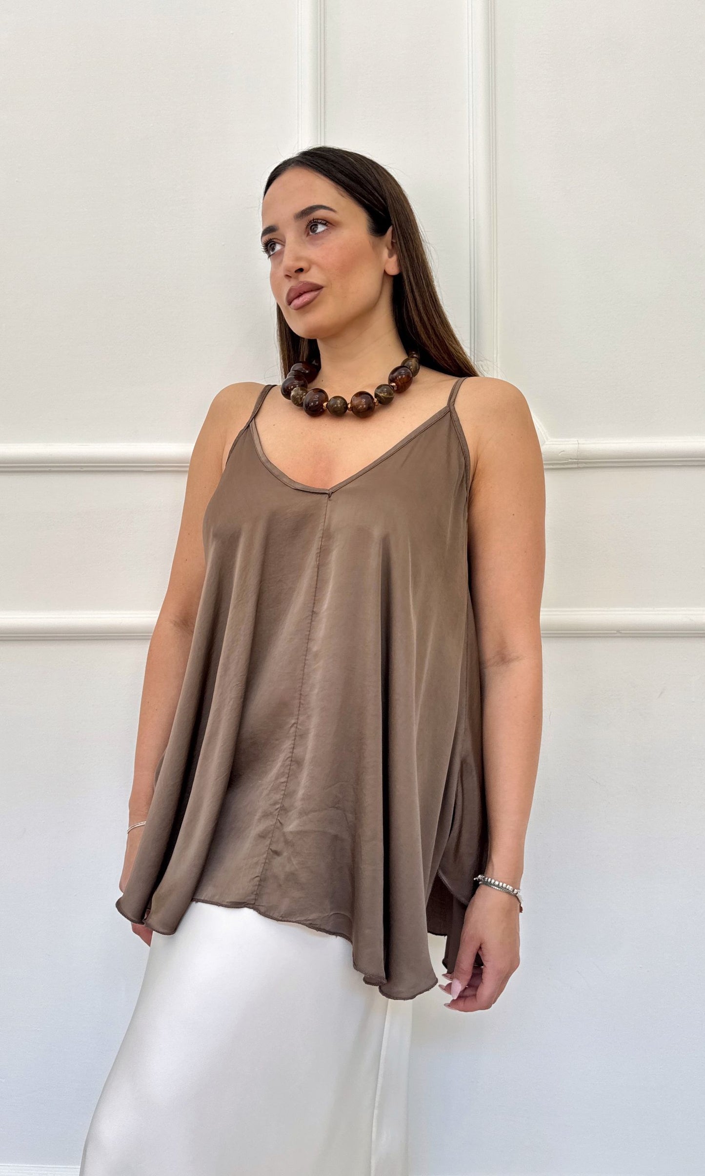 Top svasato in satin