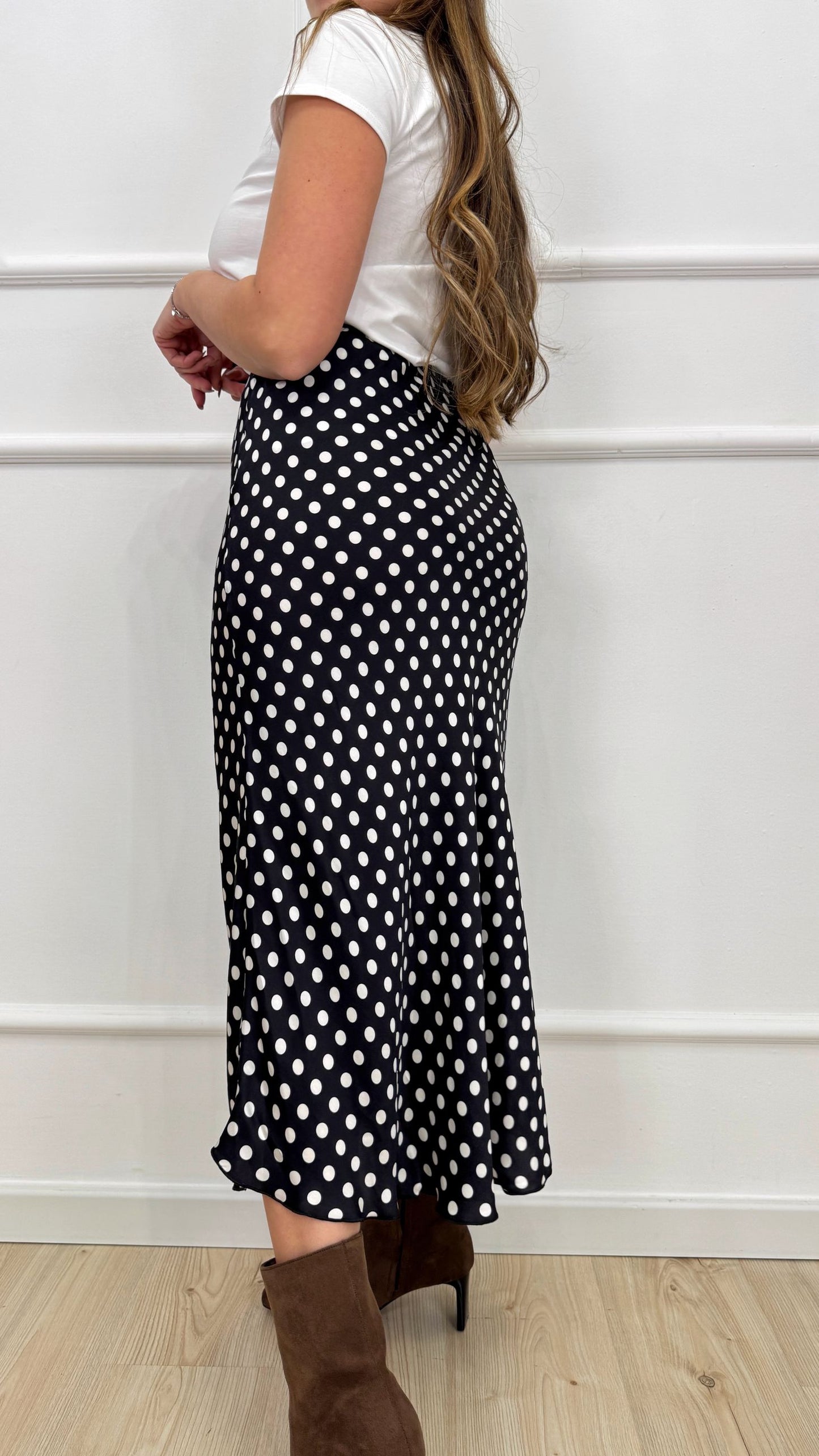 Gonna in satin a pois