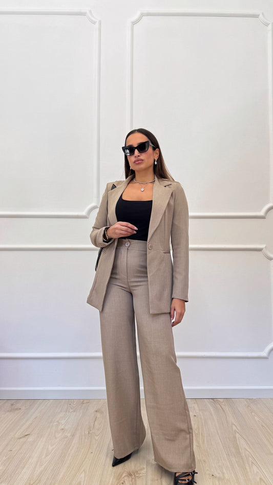 Tailleur monopetto beige