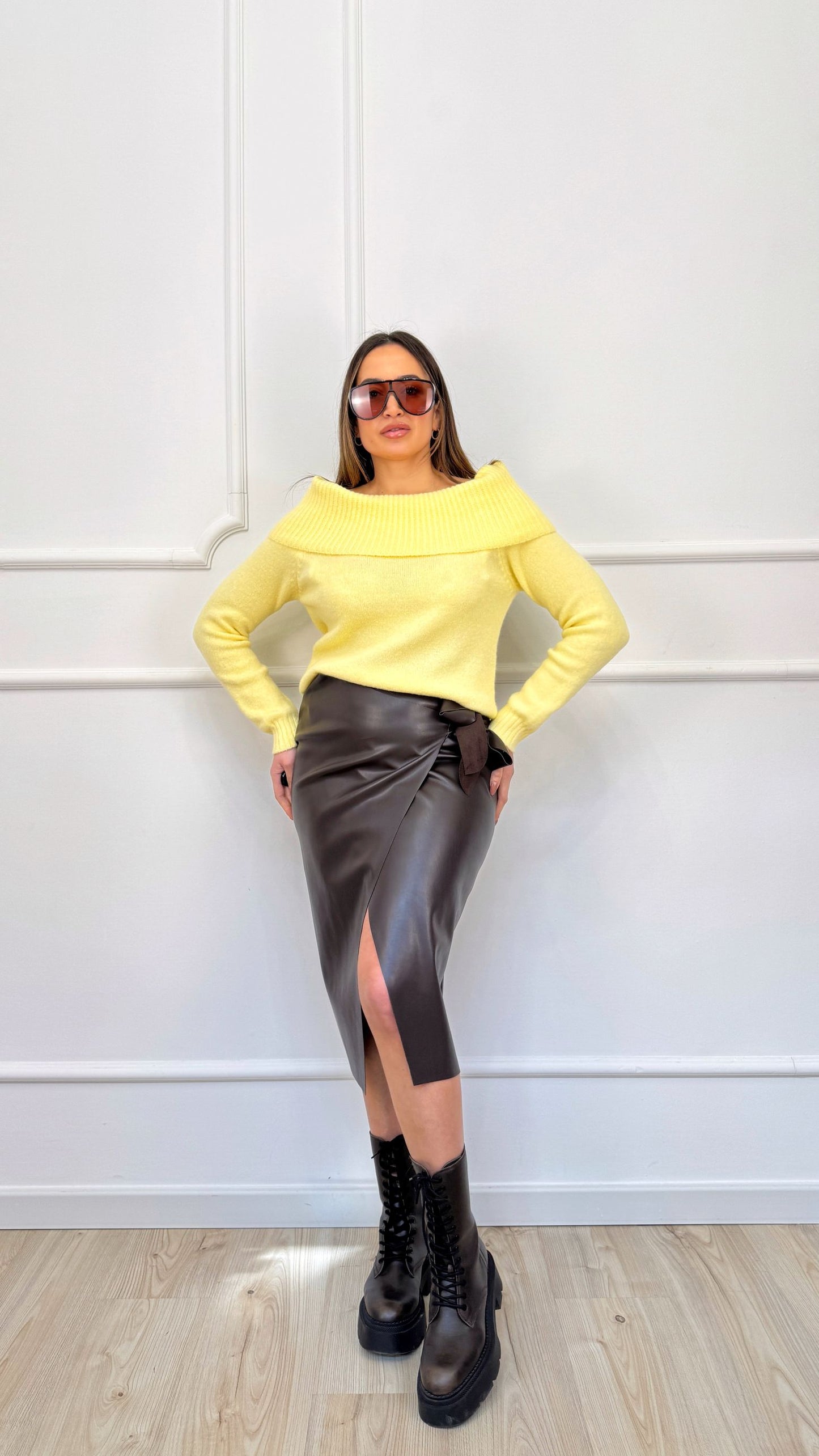 Maglia con scollo a barca