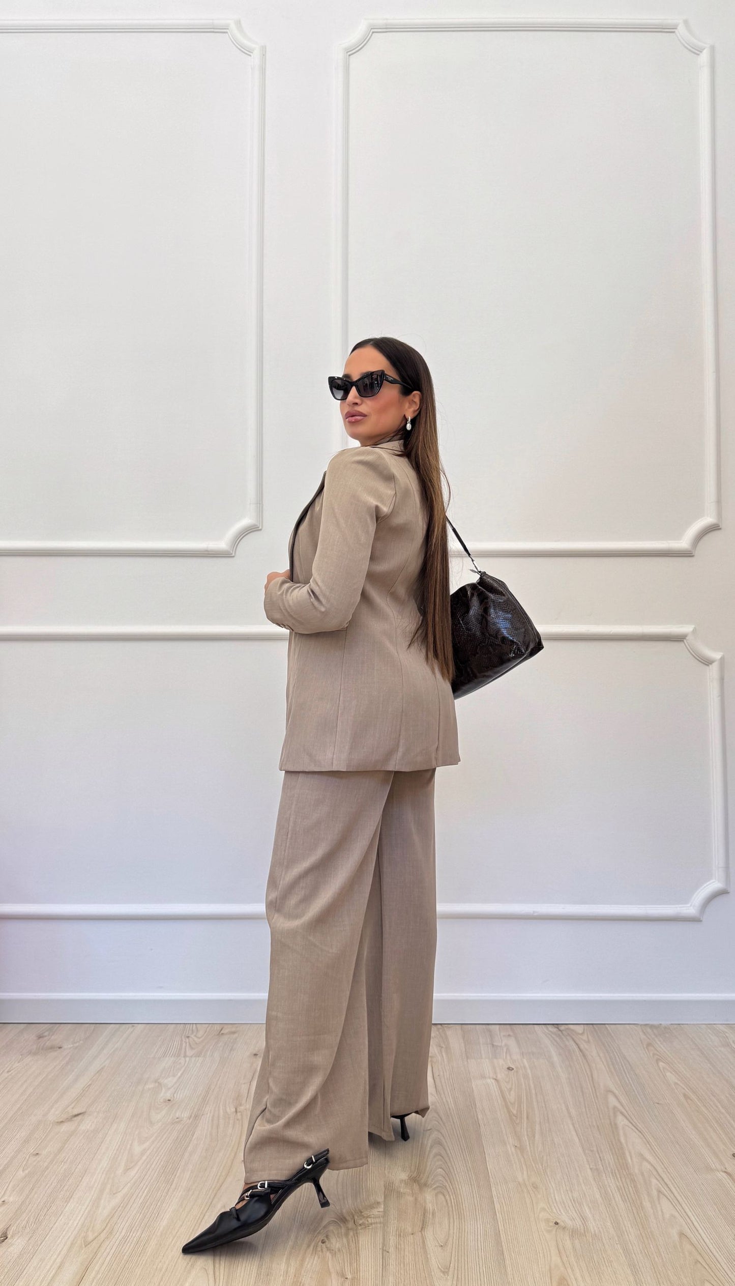 Tailleur monopetto beige