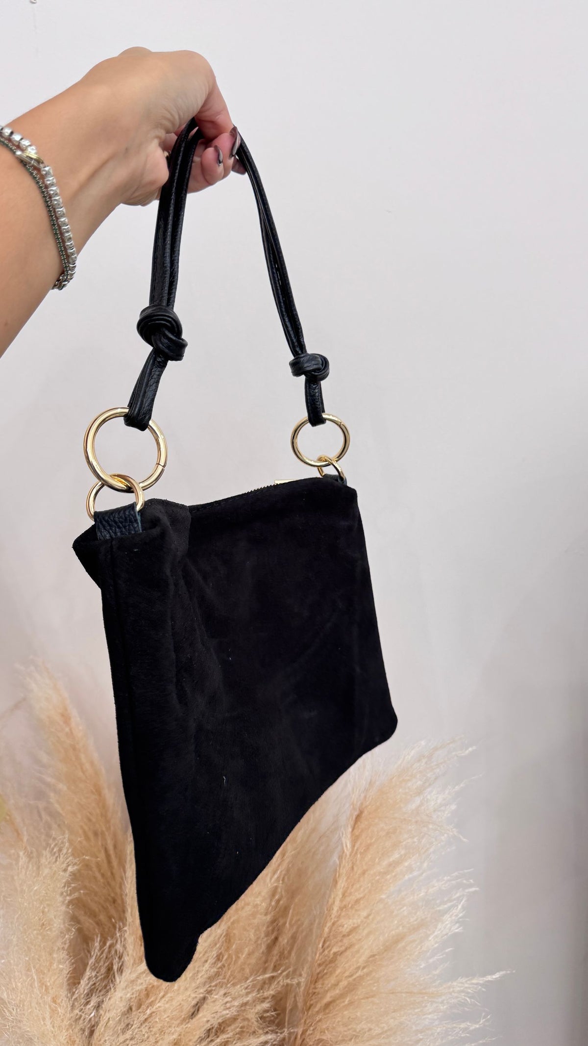 Borsa in camoscio nera