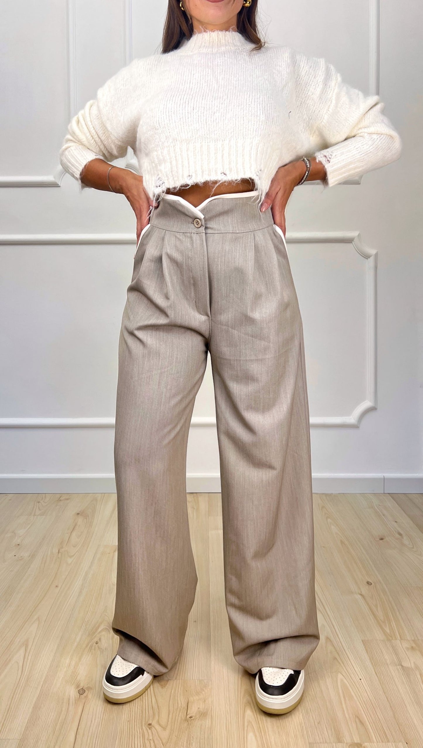 Pantalone con profili