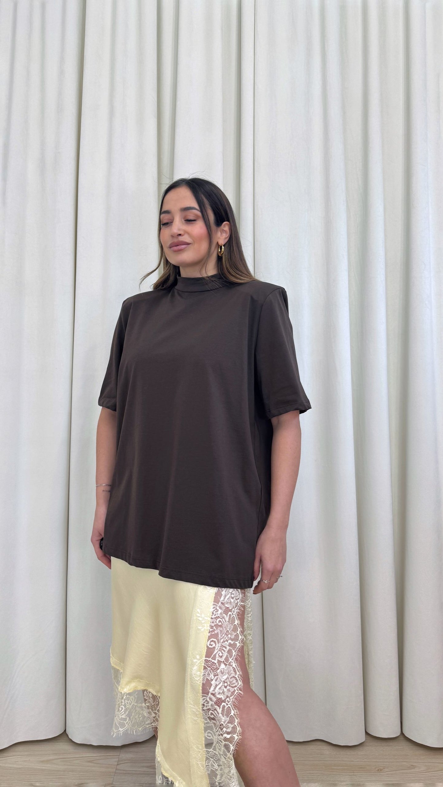 T-shirt colletto oversize