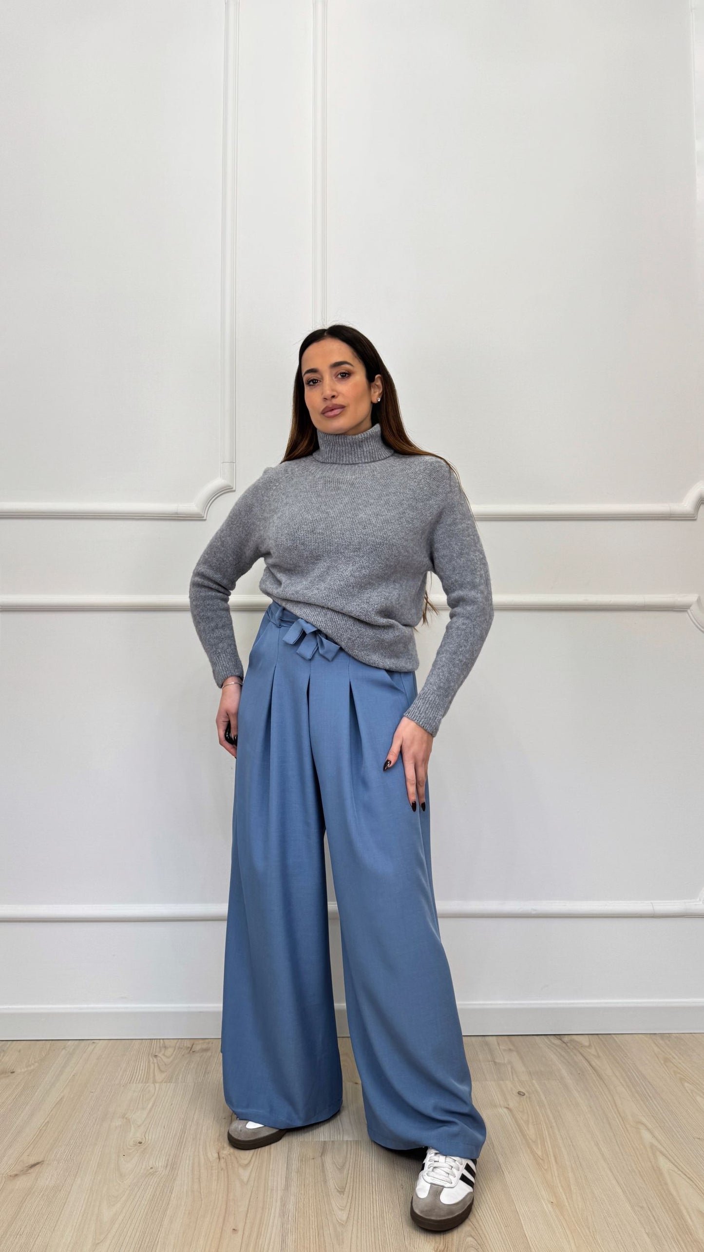 Pantalone palazzo con fiocco