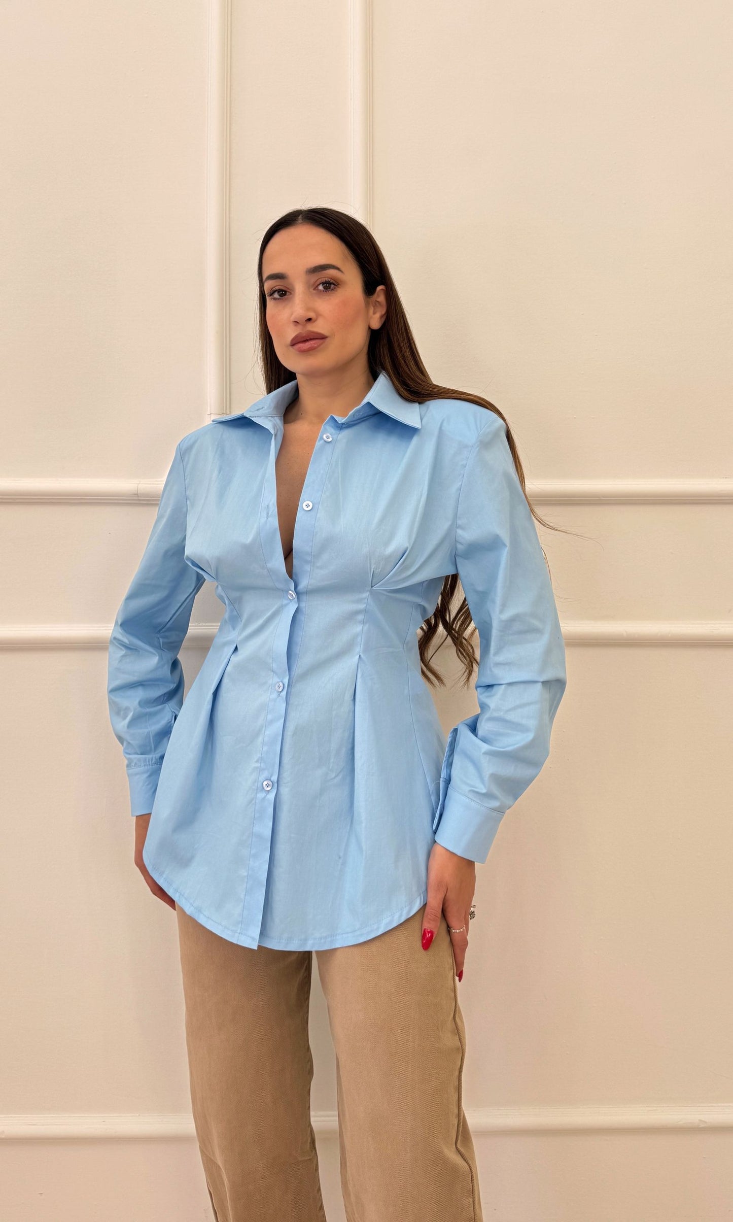 Camicia aperta dietro 'Love'