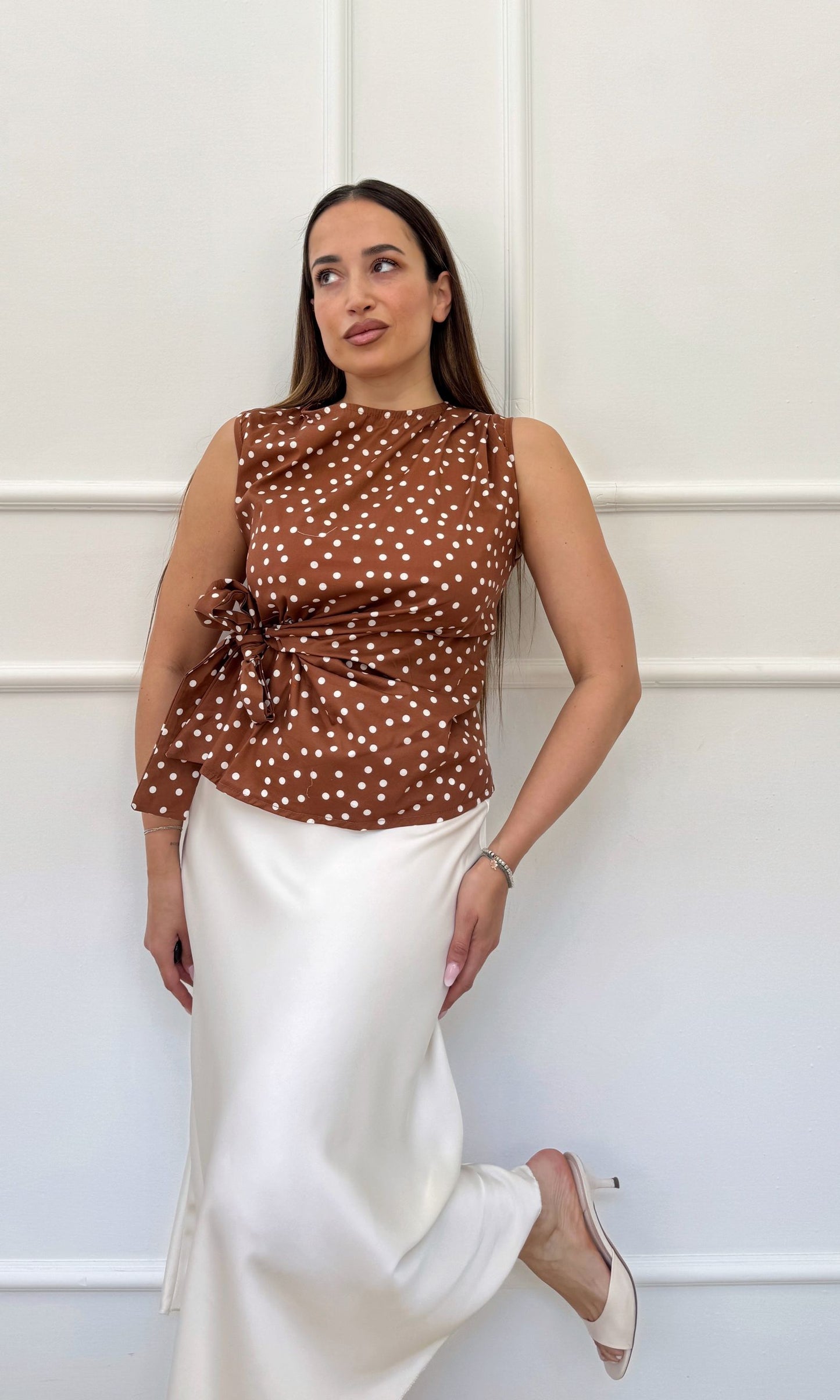 Camicia a pois con nodo
