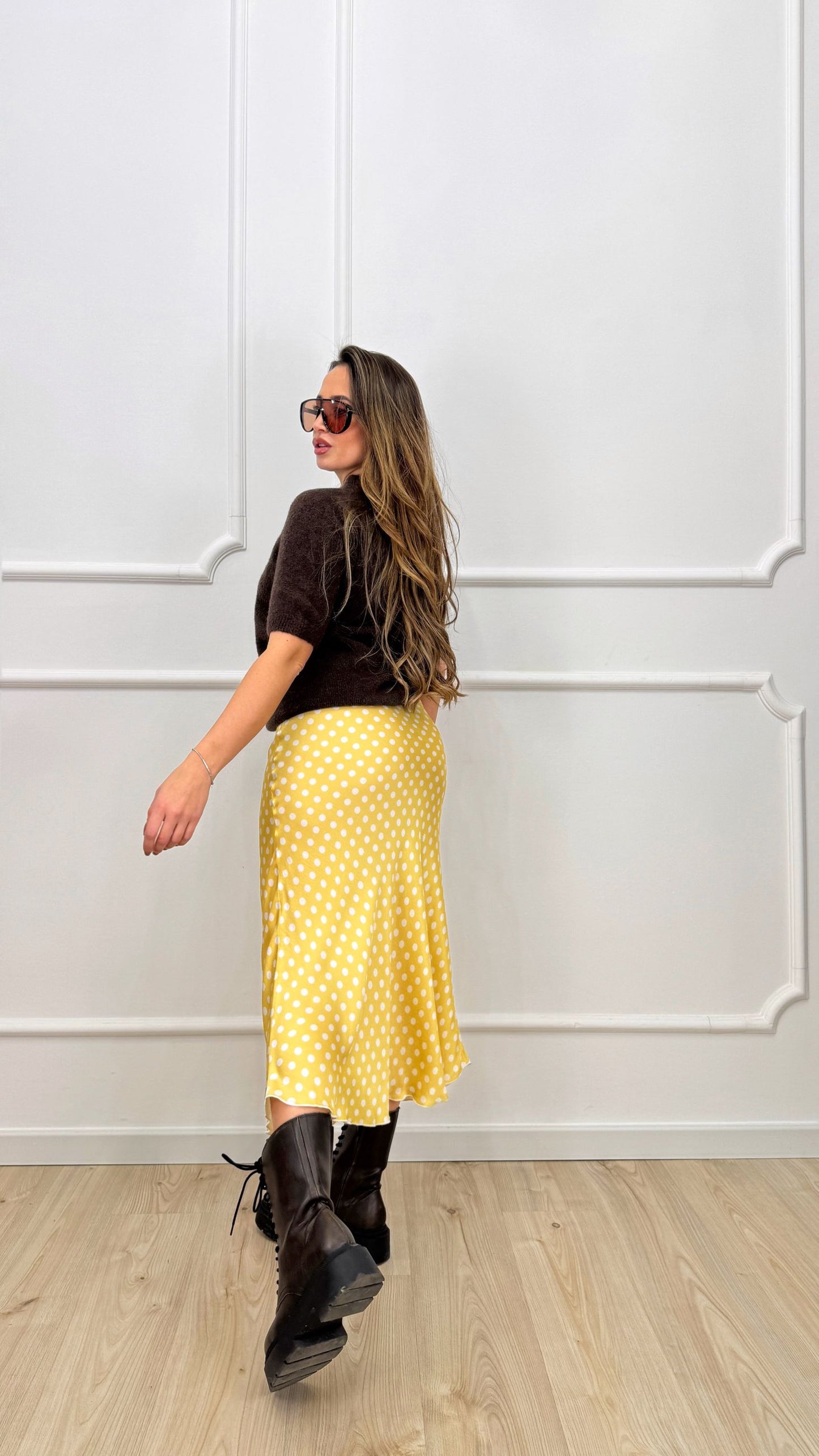 Gonna in satin a pois